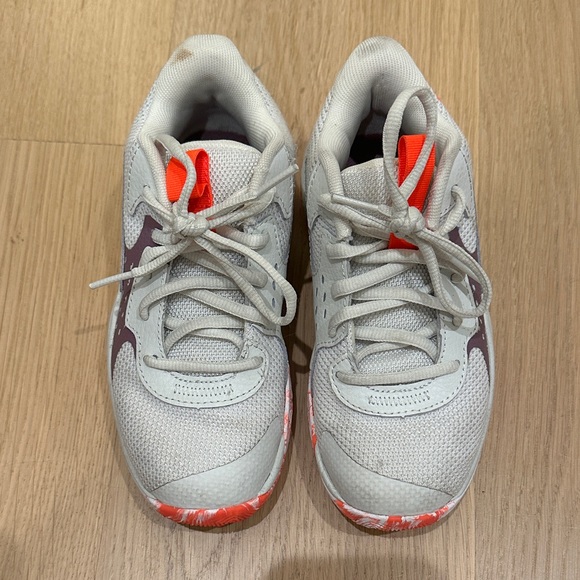 Under Armour Girls basketball Sneakers in Gray and Orange - Picture 1 of 7